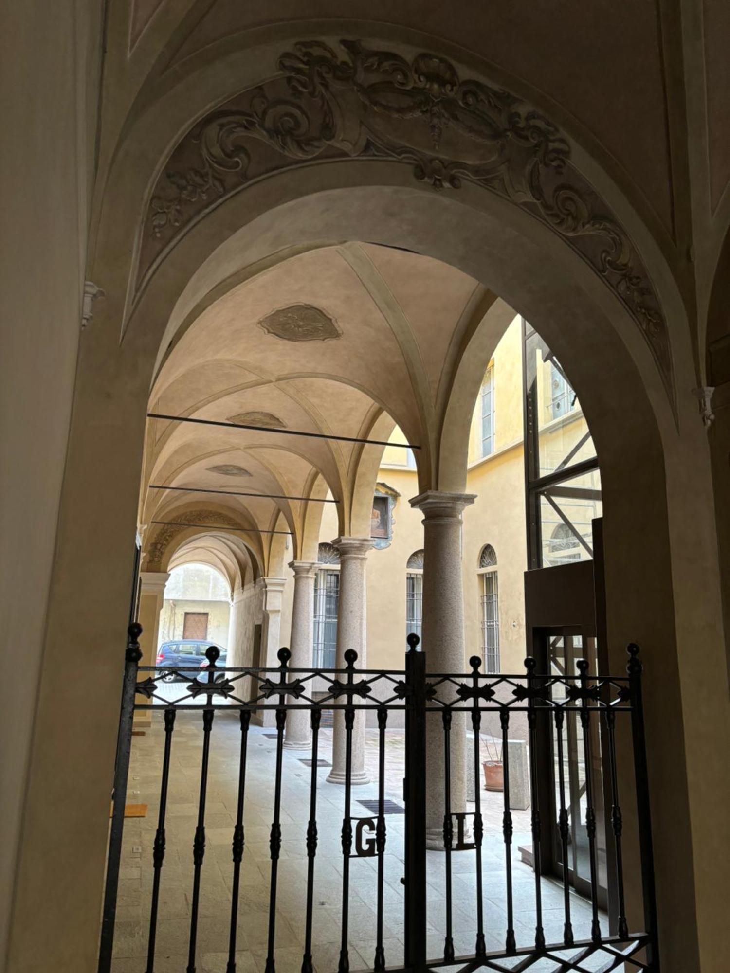 Appartamento L'Antica Colonna, In Centro Storico Парма Экстерьер фото